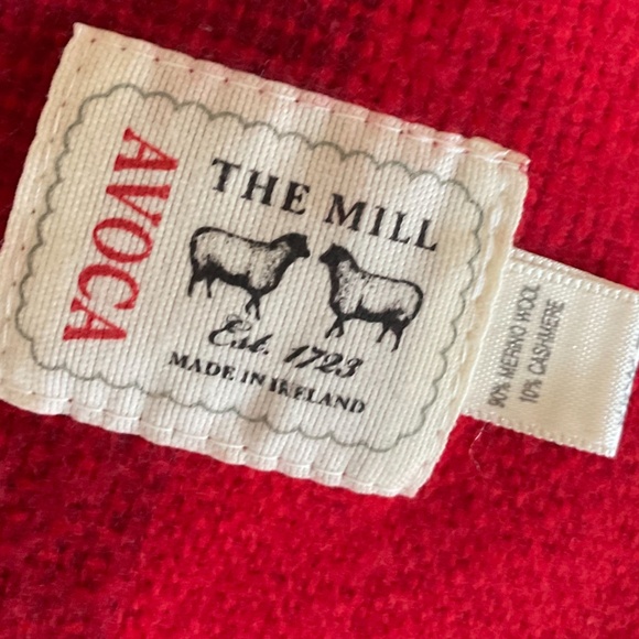 Beautiful Avoca Red Plaid Wool & Cashmere Scarf Made in Ireland - Picture 3 of 5